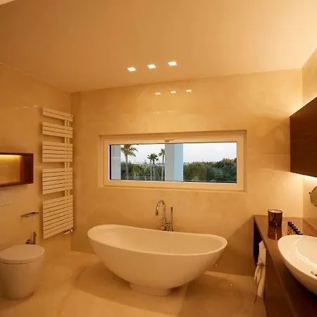 Sleeps 12 Air Con וילה *