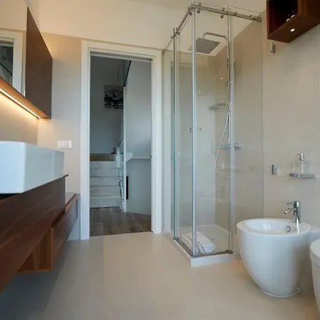 Sleeps 12 Air Con *