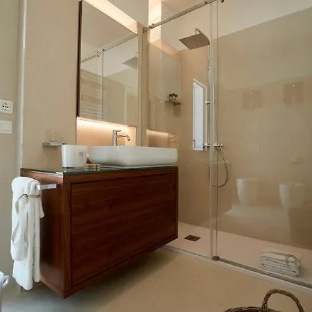 Sleeps 12 Air Con וילה פולינאנו א מארה